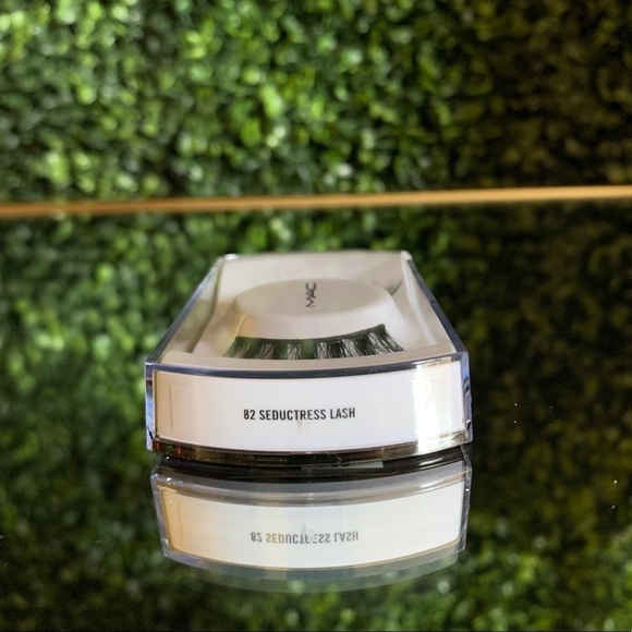 M·A·C Cosmetics Seductress Lash 82 | NEW | Lashes MAC 82 Lash | Wispy - Picture 6 of 8